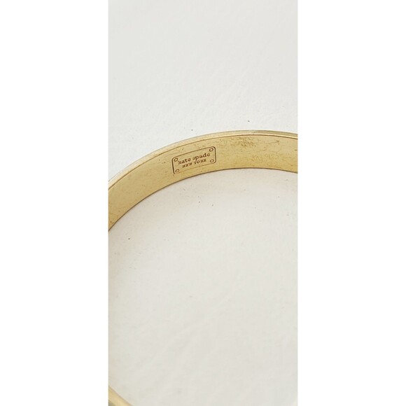 Kate Spade Gold Plated Cream Enamel Creme de la Creme Idiom Bangle Bracelet 7.5" - Picture 5 of 7
